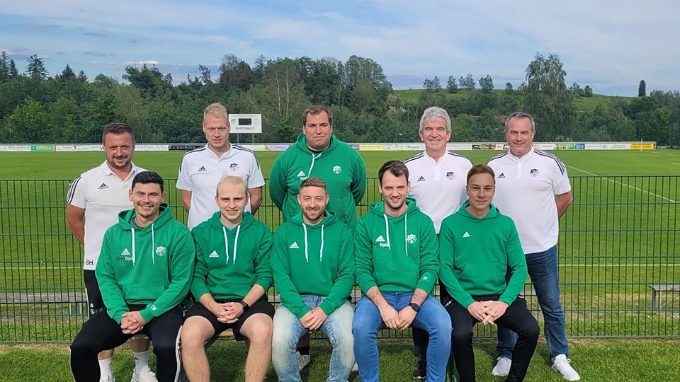 Hinten v. links:  Haydn Bene und Donaubauer Mane, Abteilungsleiter SVN Irlbeck Daniel (Co-Trainer), Steinhofer Hans und Winkler Christian (Vorstände) Vorne v. links: Schrank Niklas, Reinhart Lukas, Freund Max, Königseder Johannes, Rauscher Hubert