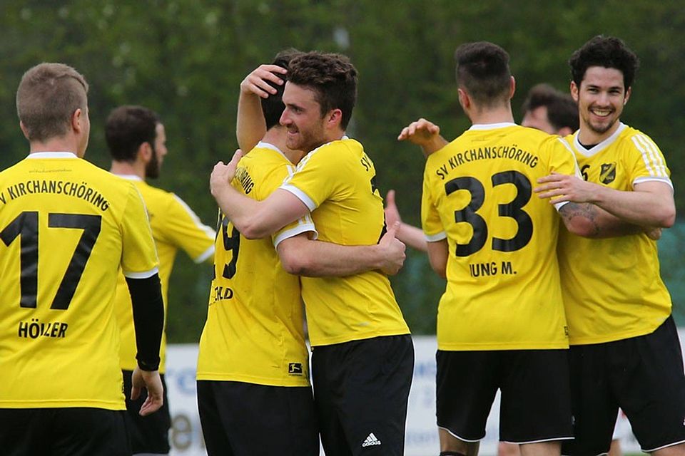 Geschafft:  Nach dem 3:2-Sieg gegen die DJK Vilzing hat der SV Kirchanschöring das Saisonziel Klassenerhalt erreicht. F: Buchholz