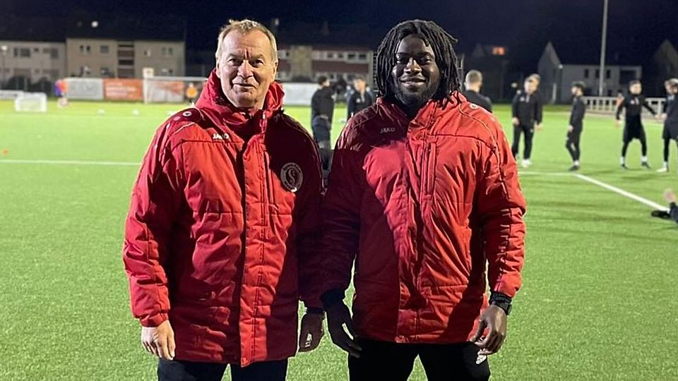 Chefcoach Ibou Mbaye (rechts) mit Co-Trainer Rüdiger Hötte. 