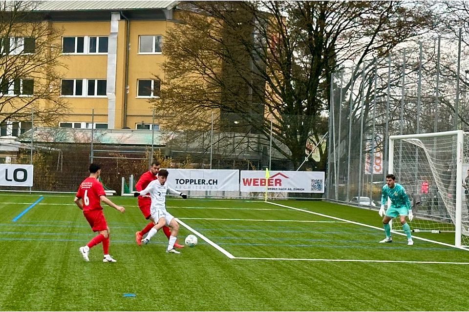 Adliswil im Angriff - am Ende musste behielt Wollishofen die Oberhand.