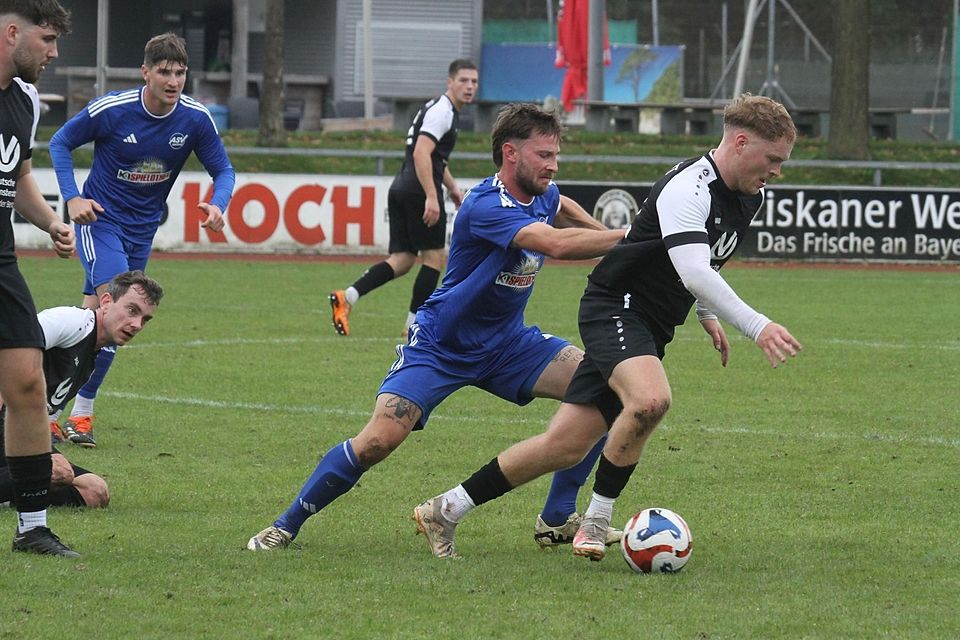 Sein Tor entschied die Partie: ASV-Angreifer Sebastian Mack (links).