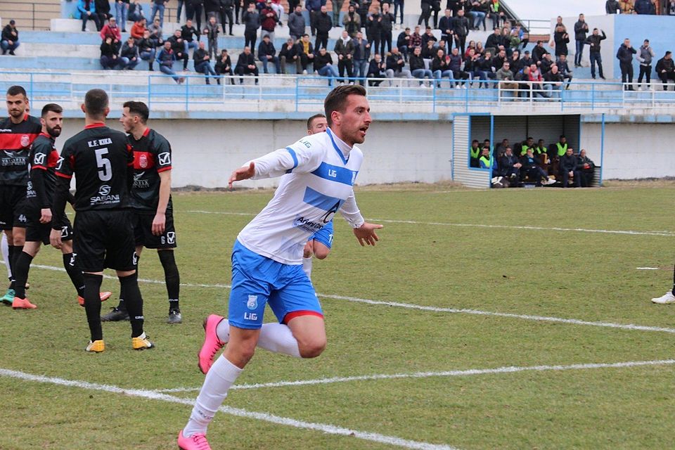 Shqipdon Ademi zu seiner Zeit beim FC Vushtrria in der 1. kosovarischen Liga. Shqipdon Ademi zu seiner Zeit beim FC Vushtrria in der 1. kosovarischen Liga.