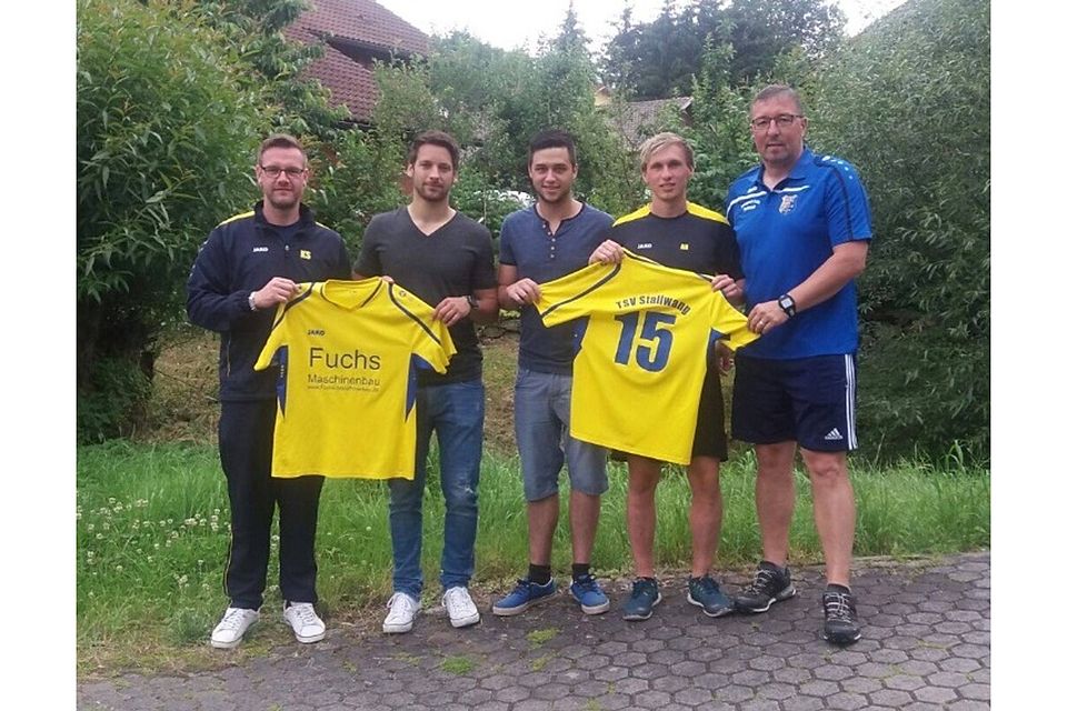 Foto: TSV / Im Bild von links: Abteilungsleiter Stefan Kötterl, Mathias Hien, Michael Wanninger, Alexander Högerl und Trainer Markus Wittmann