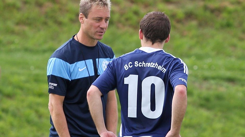 Peter Piak (links) reduziert sein umfangreiches Aufgabengebiet und konzentriert sich kommende Saison auf die Funktion des Sportlichen Leiters beim BC Schretzheim.  F: Kopf
