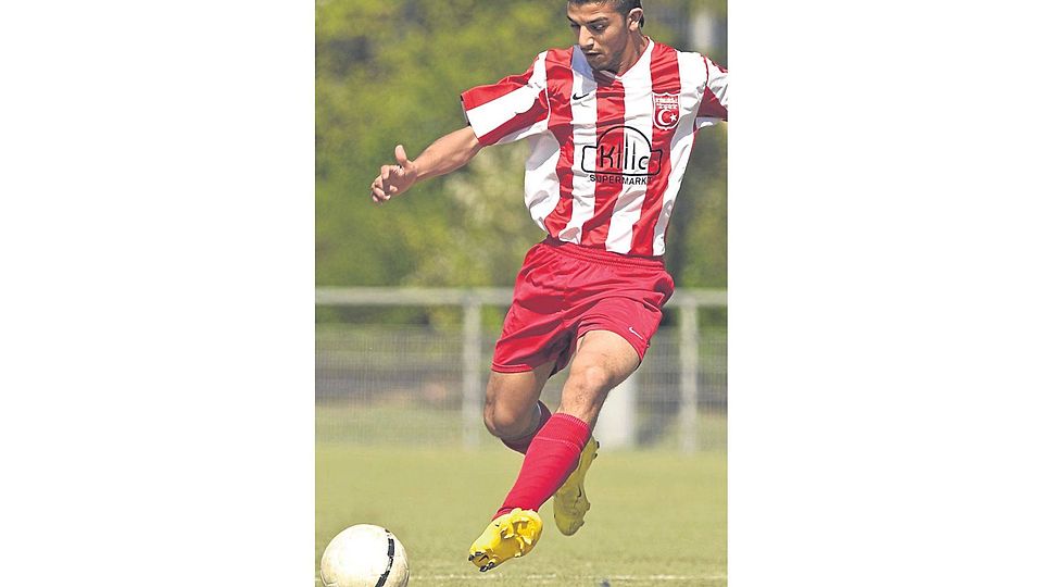 Mit seinem Aufsteigerteam in neuer Umgebung erstmals obenauf: Türk-Gücü-Torjäger Ömer Koc. Foto: Vollformat