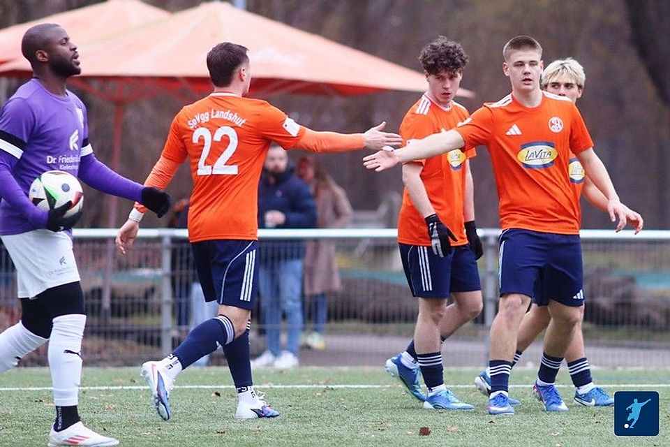 Auf die Siegerstraße brachte die SpVgg Landshut U19-Juwel Alexander Ruppel (rechts) mit seinem Treffer zum 1:0