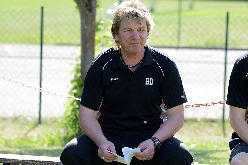 Dietmar Beyer springt gemeinsam mit Markus Kandsperger und Michael Stuhlfelder als Interims-Trainertrio ein.