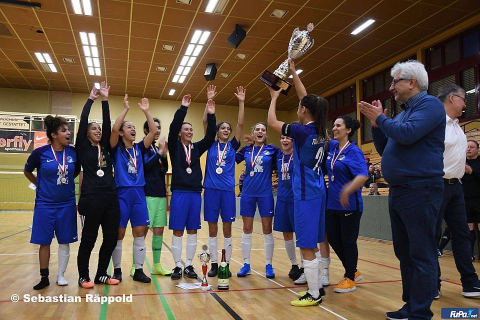 Die Frauen von Türkiyemspor Berlin sicherten sich den Titel beim Hallenmasters.