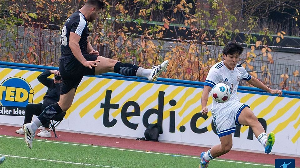 Brünninghausen (in Weiß) und Hagen 11 gelangen im letzten Spiel des Jahres ganz wichtige Dreier.