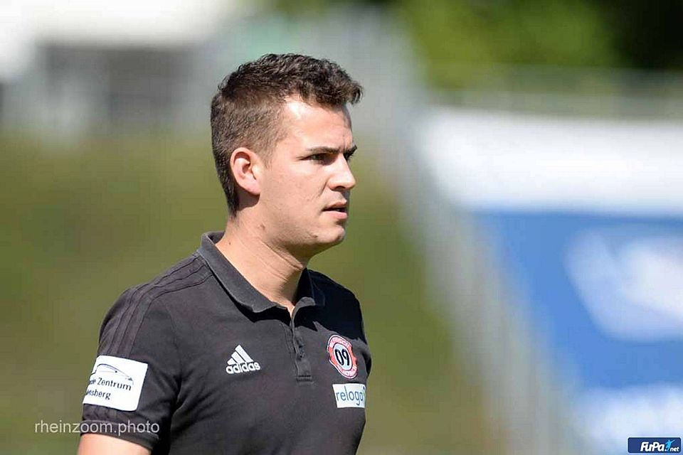 Trainer Helge Hohl freut sich auf das Regionalliga-Heimspiel seines SV 09 gegen den Traditionsverein RW Essen