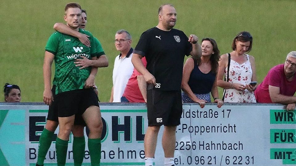 Bernd Scheibel (rechts) ist nicht mehr Trainer des Kreisligisten 1. FC Rieden.