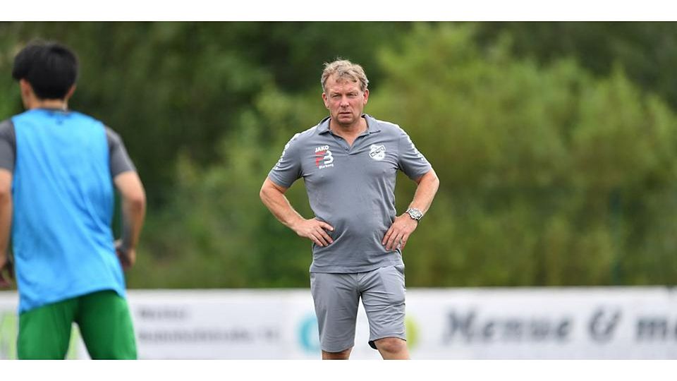 Verliert mit seinem Team: Thomas Brunet, Trainer des VfB Wetter. © Jens Kaliske