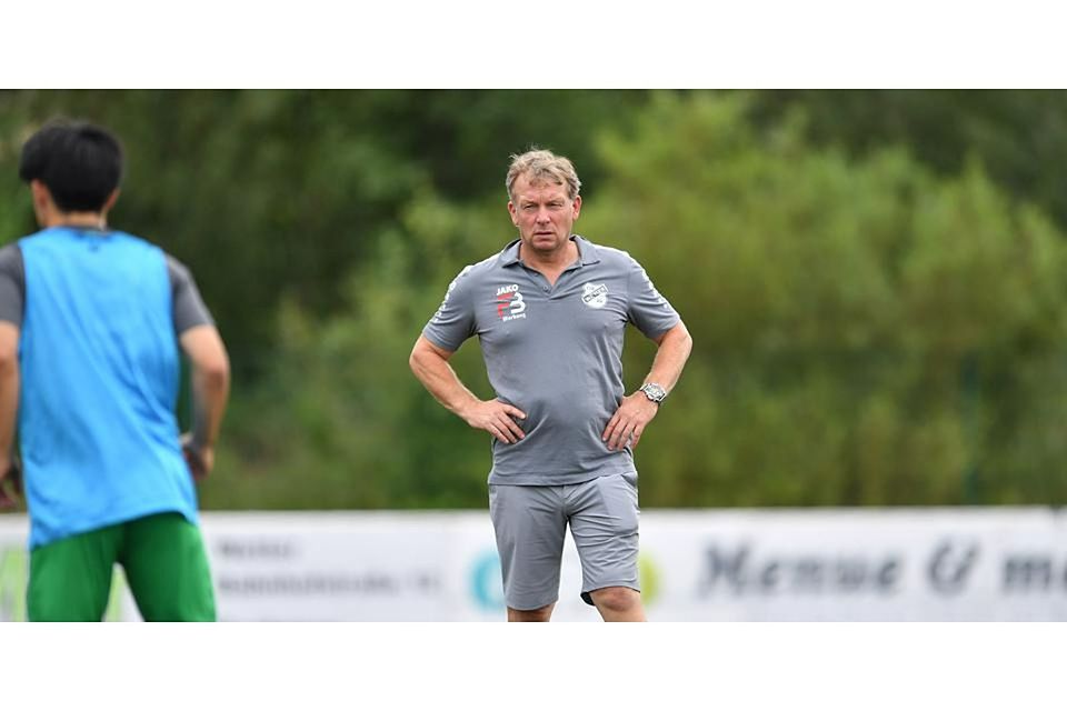 Verliert mit seinem Team: Thomas Brunet, Trainer des VfB Wetter. © Jens Kaliske