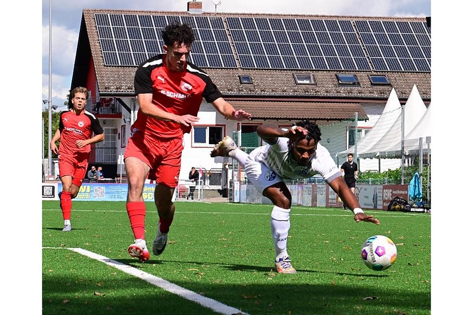 Nach vier Spielen ohne Niederlage hat es jetzt auch wieder Yuma Reichert (links) und seinen SV RW Walldorf II erwischt (Archiv). 	Foto: Uwe Krämer