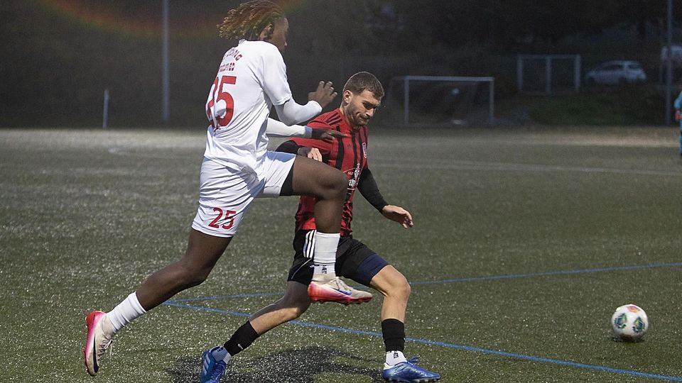 Überflügelt: Jomarcio Augusto (l.) und der TSV Gilching II schlugen Markus Hüttlings Oberaltinger im Nachholspiel.