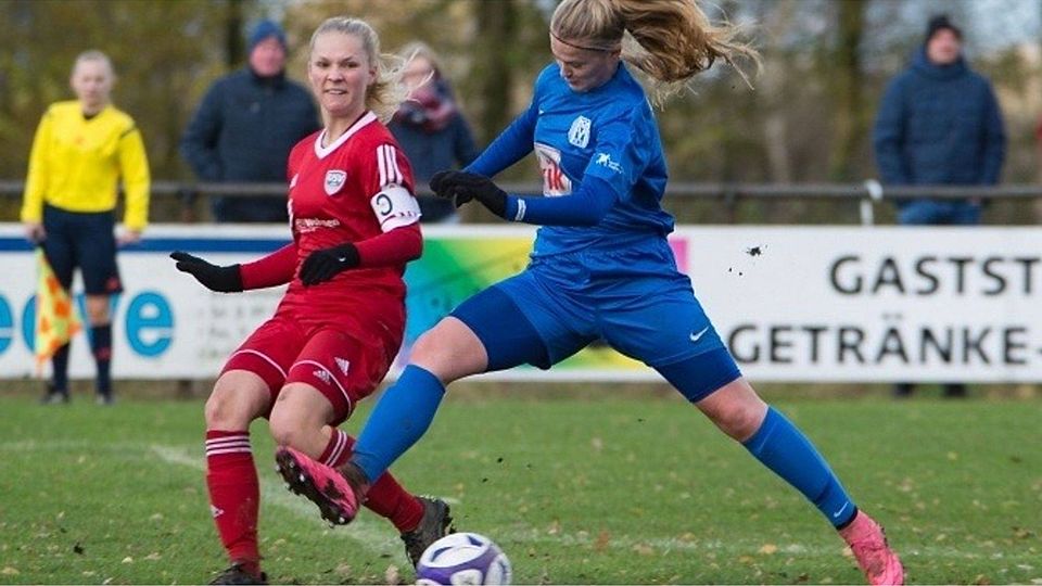 Eine Einladung zum DFB-Lehrgang der U-17-Juniorinnen hat als eine von vier Spielerinnen des SV Meppen auch Patrizia Janssen (r.) erhalten. Foto: Doris Leißing