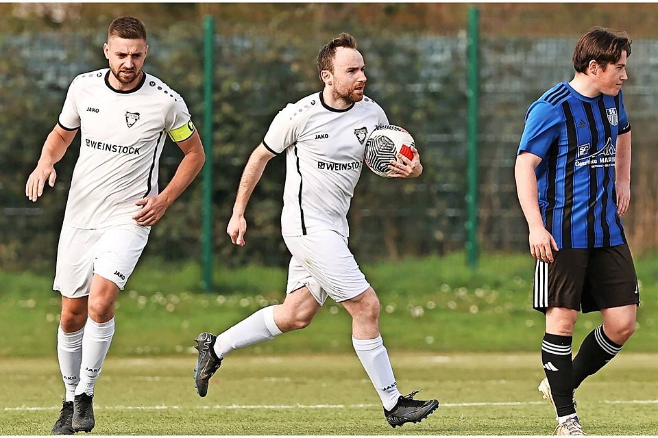 Auf dem Weg in die Bezirksliga? Mit einem Sieg am Sonntag in Leiwen könnten Thomas Beck (Mitte) und der SV Wittlich ihre Aufstiegschancen noch einmal deutlich erhöhen.