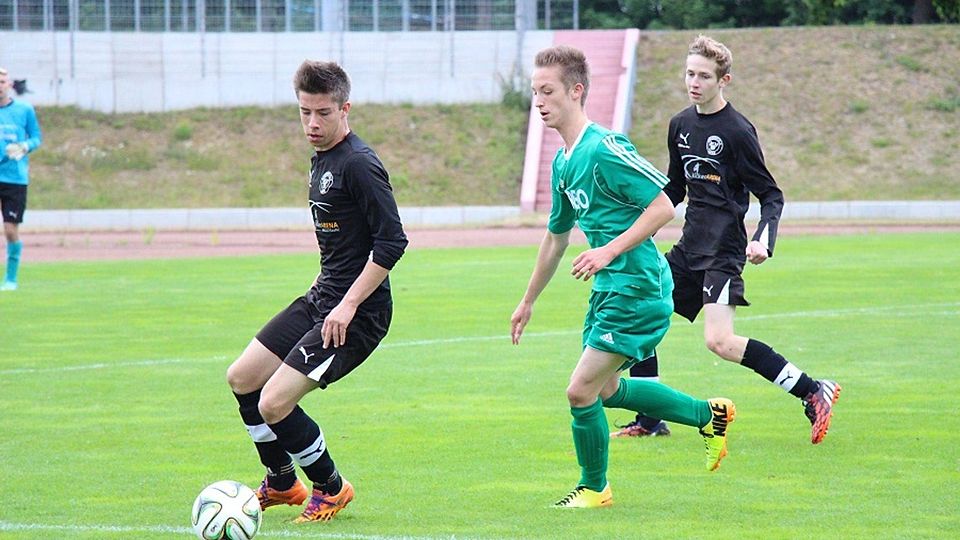 Lukas Englich (links, hier gegen Penndorf) zieht es zu einem neuen Verein. F: Lisa Himmelsbach
