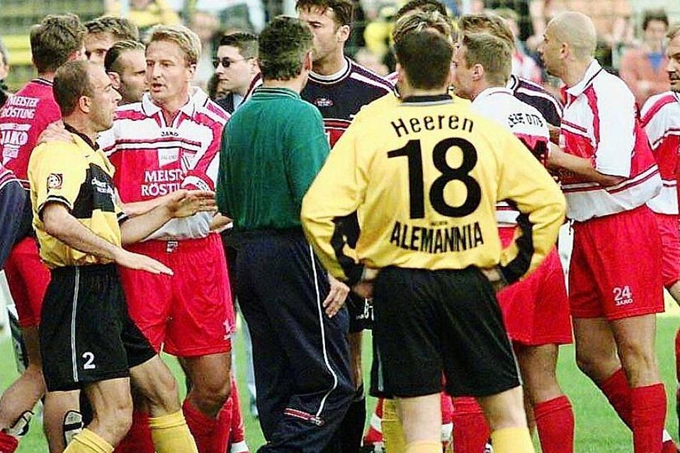Am 5. Mai 2000 ging es im Aufstiegskampf zwischen Alemannia Aachen und Energie Cottbus heiß her und es kam zu Handgreiflichkeiten.