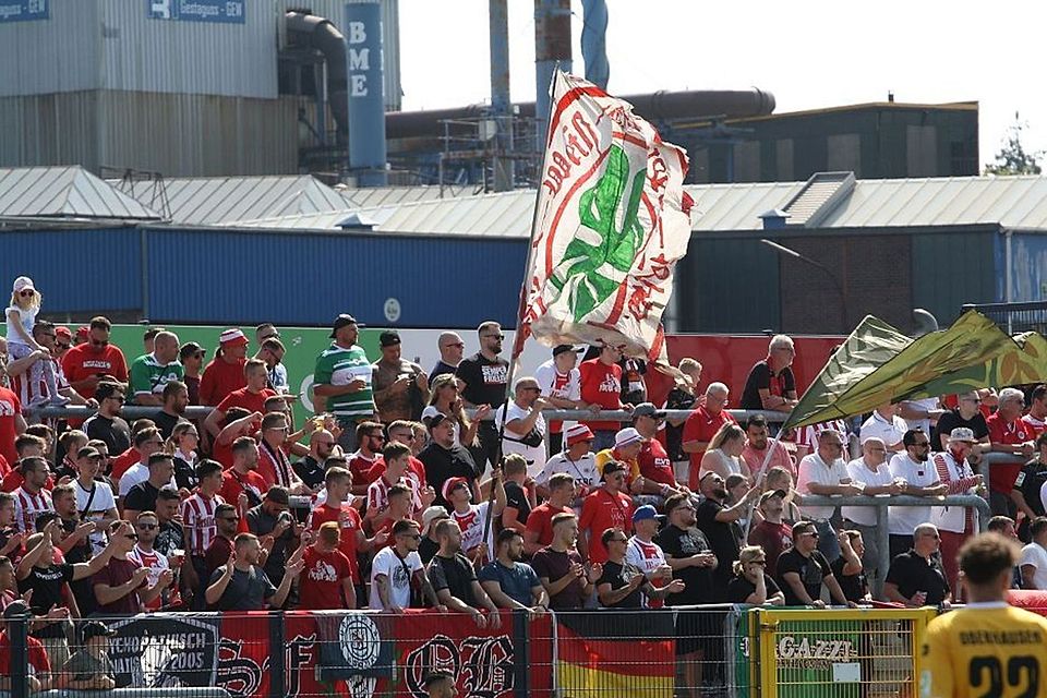 Die Fans von Rot-Weiß Oberhausen dürfen die Tabellenspitze bejubeln.