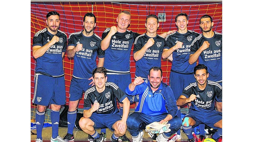 Das Team des VfL Vichttal wurde nun schon in Serie Stolbergs Fußball-Stadtmeister in der Halle. Im Endspiel besiegte die Mannschaft den FSV Columbia Donnerberg.Fotos: J. Mohren