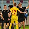 U 17-Teammanager und jetziger BU-Spieler Marco Rohde (re.) nach dem Gewinn des Weltmeistertitels in Indonesien. 