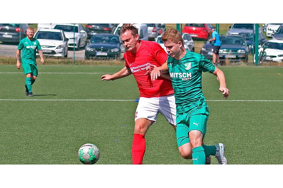  Haben am Sonntag Heimspiele: Jannis Pulverich (re.) und Fellerdilln erwarten Burgsolms II, Simon Stiebing und Sechshelden bekommen es mit Naunheim zu tun. (© Lorenz Pietzsch) 