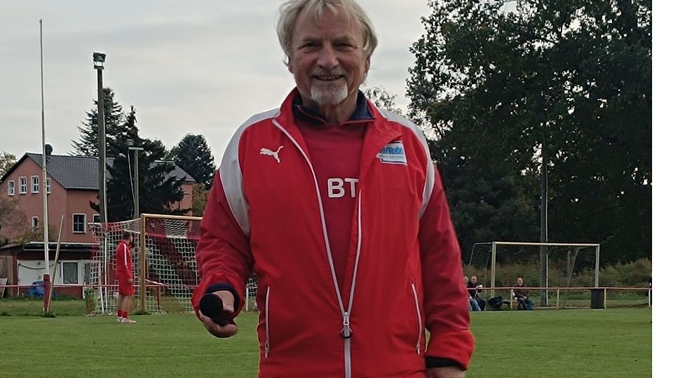 Stadionsptecher Bernd Tack erleichtert