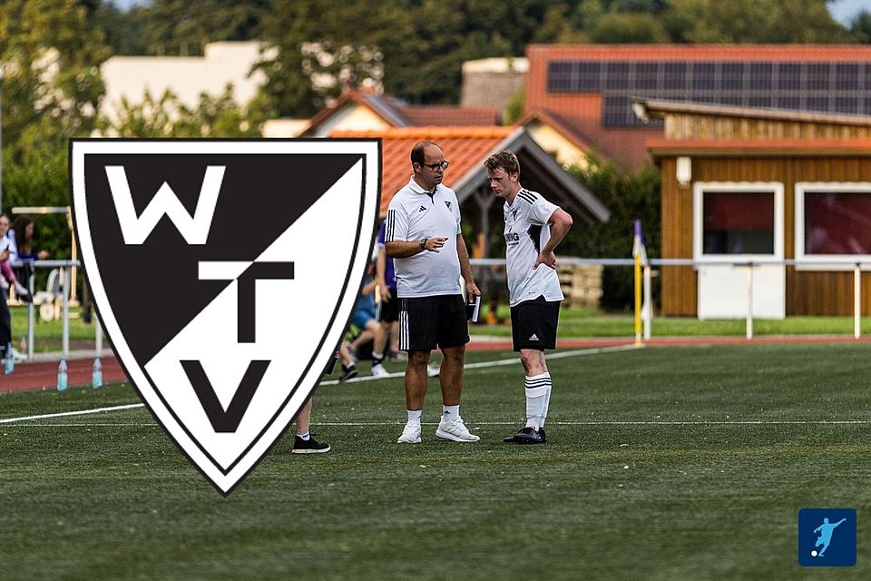 Trainer Florian Vornholt (li) verlängert beim TV Wellingholzhausen