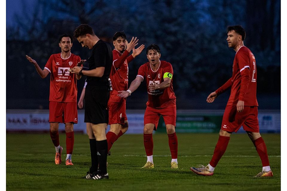 VfB Hallbergmoos gegen TSV 1860 Rosenheim