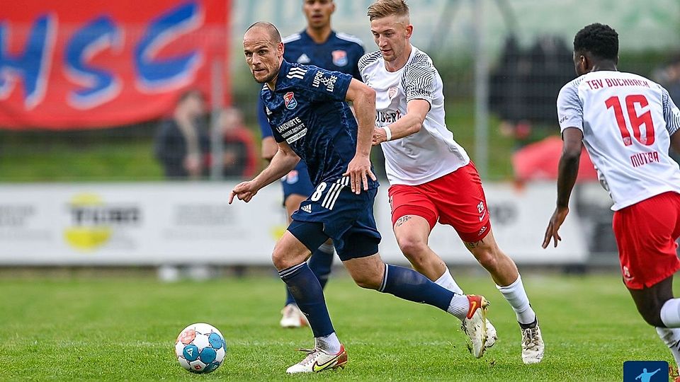 Stehen sich am 14. Juli im Regionalliga-Auftaktspiel gegenüber: Der TSV Buchbach (in weiß) und die SpVgg Unterhaching (in blau).