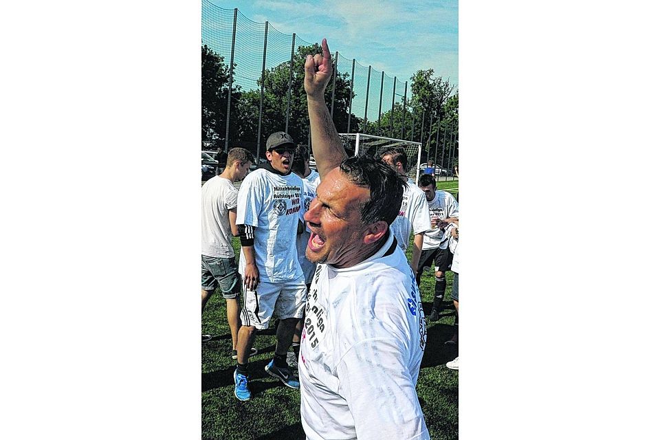 Erlöst und glücklich: Michael Burlet nach dem Triumph. Foto: Kurt Bauer