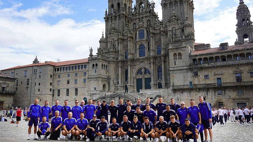Gruppenfoto in Santiago de Compostela: die BFV-Auswahl vor der Kathedrale.