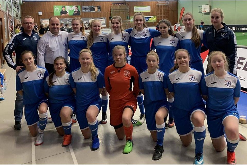 Herzlichen Glückwunsch zum Aufstieg: Die B-Juniorinnen des FFC Pohlheim.	Foto: Verein