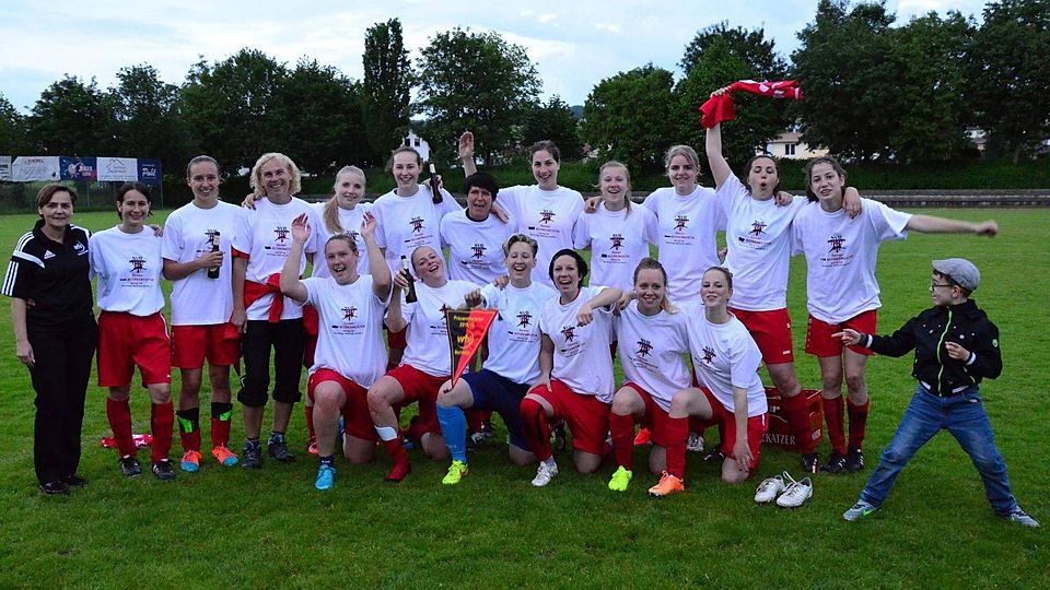 Baindter Fußball-Frauen feiern die Meisterschaft Foto: privat