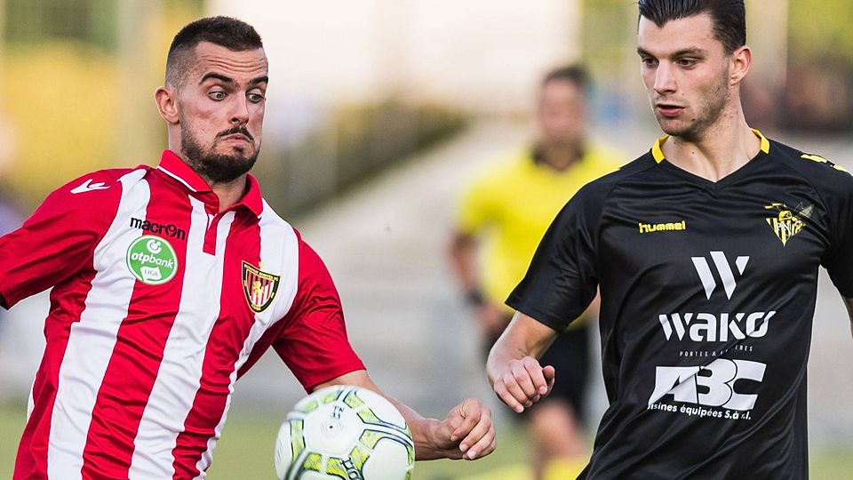 Tim Hall (r.) spielt in Zukunft in der höchsten portugiesischen Liga - 