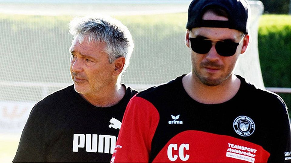 Vom anfänglichen Trainerduo ist beim SV Mering bald nichts mehr übrig. Christian Cappek (rechts) hat erst kürzlich den Dienst quittiert, für Kitzler ist am Saisonende Schluss.   F.: Walter Brugger