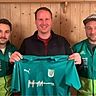 Trainer Alfons Deutinger Mitte und die Sportlichen Leiter Josef Rockermeier rechts und Thomas Huber.