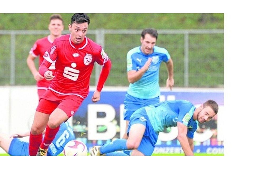 Mit seinem Treffer zur 1:0-Führung brachte Vojno Jesic (links) den Bonner SC auf die Siegerstraße. FOTO: HEMPEL