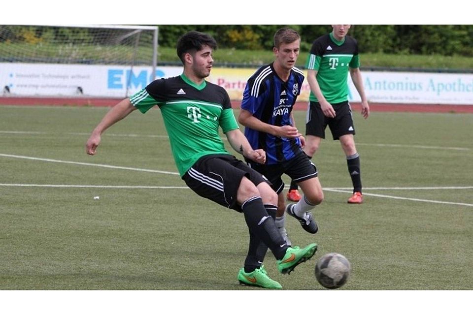 Der FC Möllmicke gewann sein Heimspiel gegen Rahrbachtal knapp mit 2:1.  Fotos: cs