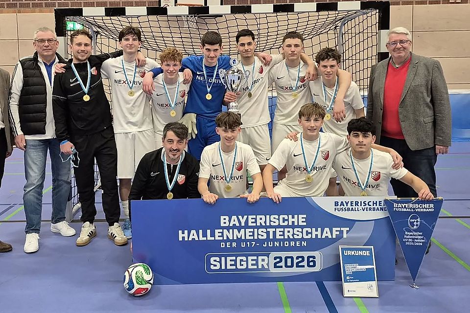 Die U17-Junioren des SV Heimstetten sind bayerischer Hallenmeister. Die U17-Junioren des SV Heimstetten sind bayerischer Hallenmeister.