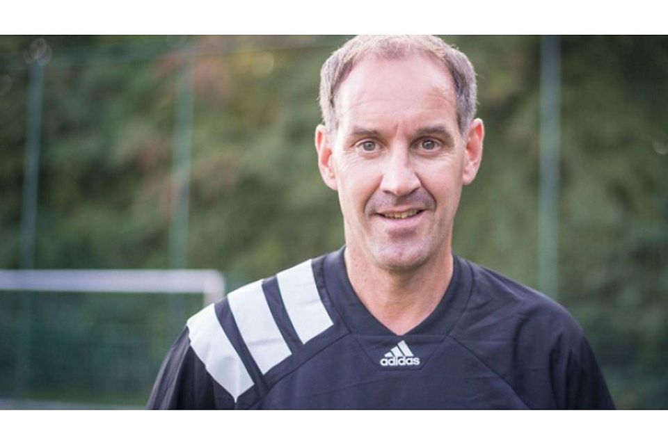 Co-Trainer Roman Opalka tritt beim Bremenliga-Team des OSC Bremerhaven kürzer. Stattdessen kümmert er sich intensiver um die Futsalmannschaft. Hartmann Arnd Hartmann
