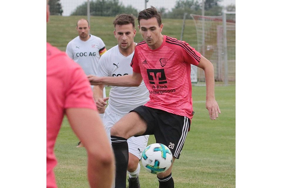 Drei Einsätze in acht Tagen: Andreas Kostorz und Co greifen nach der Tabellenführung in der Landesliga Südost. Heute gastiert der SB Rosenheim.  Lehmann