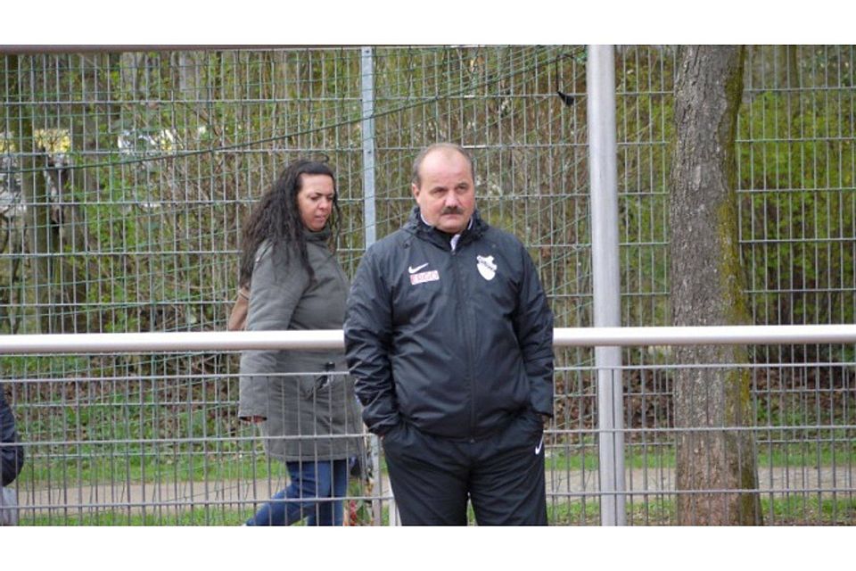 Michael Cwikowski gab sein Traineramt in Urbach auf - Bild: Kromen