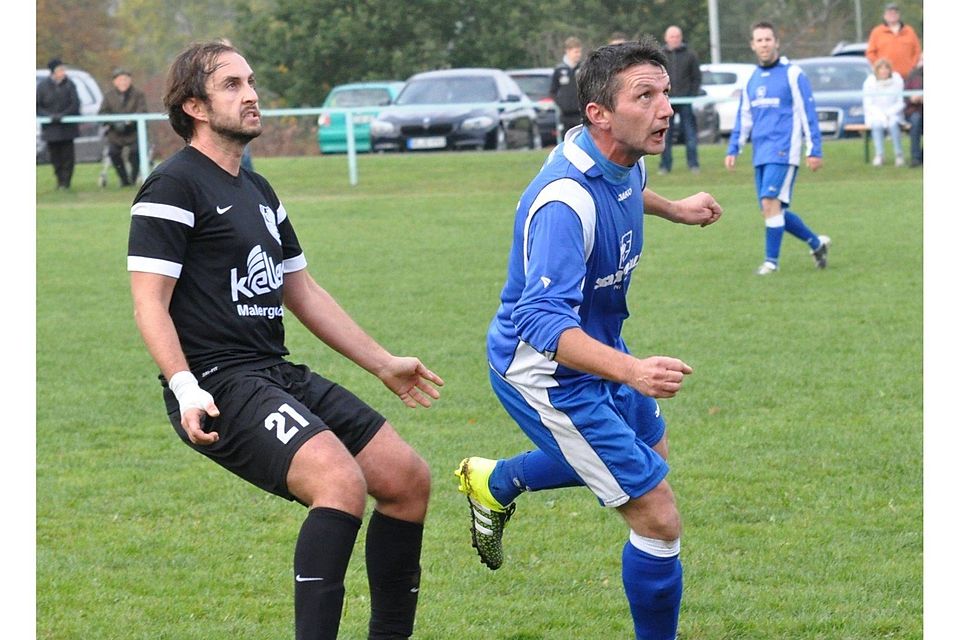 Matchwinner: Marco Hühn (rechts) erzielte alle drei Treffer der SG Lauter beim Heimsieg gegen den SV Müs. 	Foto: Zinn