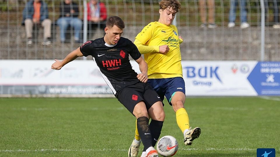 Die Eppinger (schwarz) stehen am Samstag gegen den FC Bammental vor einer Pflichtaufgabe.