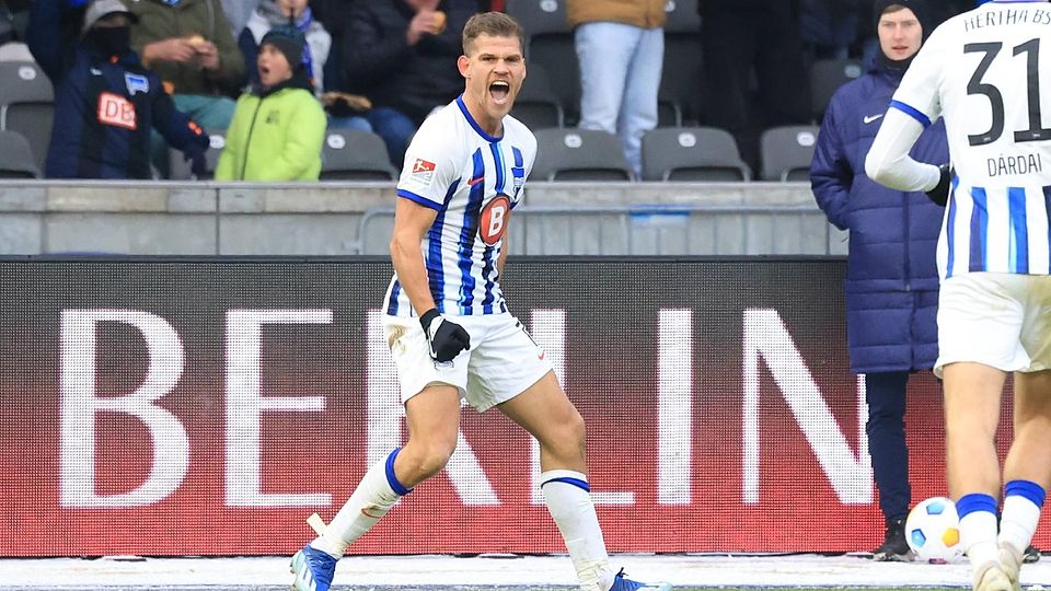 Florian Niederlechner bejubelt seinen dritten Treffer des Tages zum zwischenzeitlichen 4:1 gegen Elversberg.