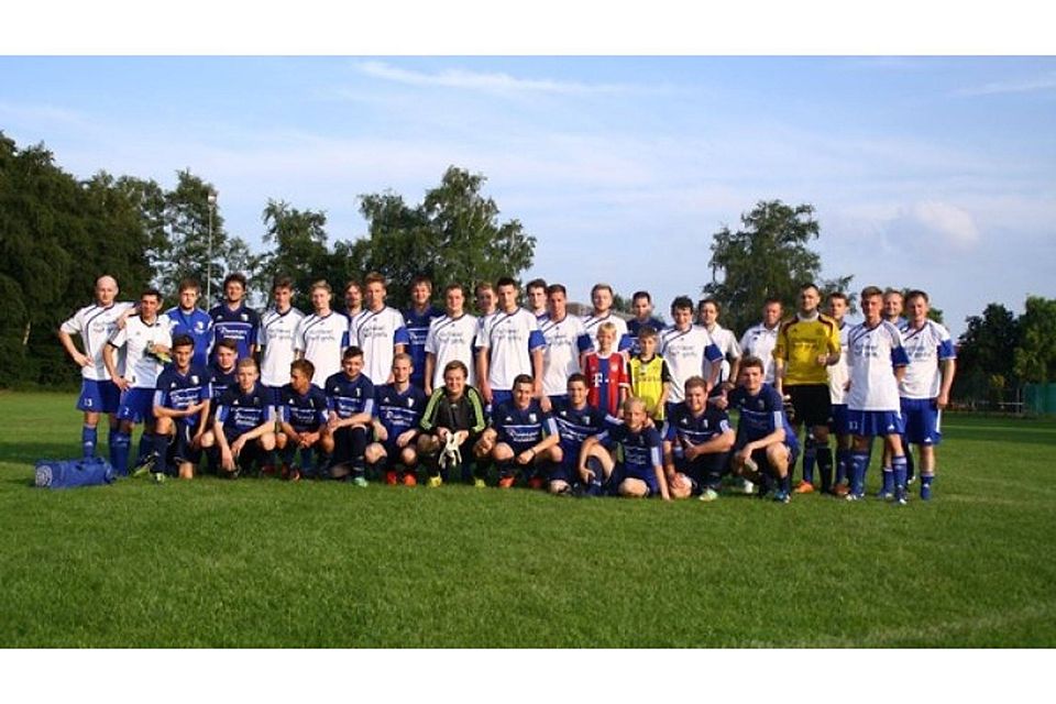 Im Finale um den Rolwer-Cup standen sich der BV Essen und der SV Holdorf gegenüber. Foto: SV Gehrde