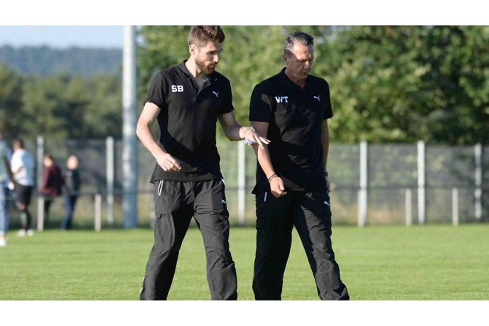 Werner Thomas (re.) und Sebastian Brand (li.) sitzen auch in der kommenden Saison auf der Neudrossenfelder TrainerbankF: Mularczyk