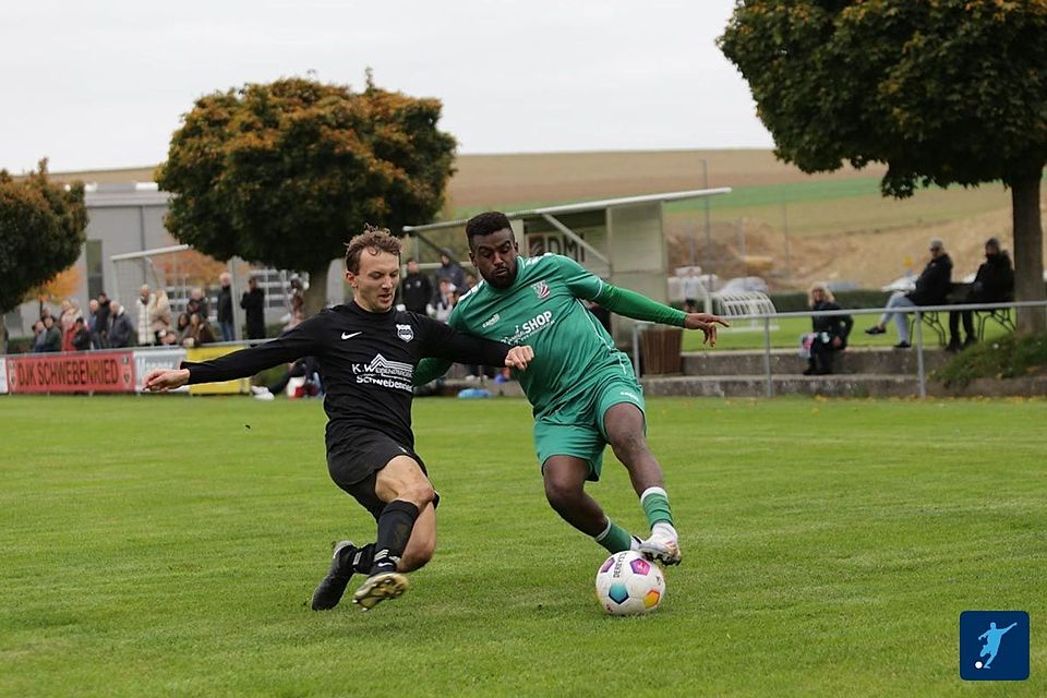 Schwebenried vs. Abtswind: Umkämpftes Duell mit dem besseren Ausgang für die DJK Schwebenried um Lucas Schneider (li.).